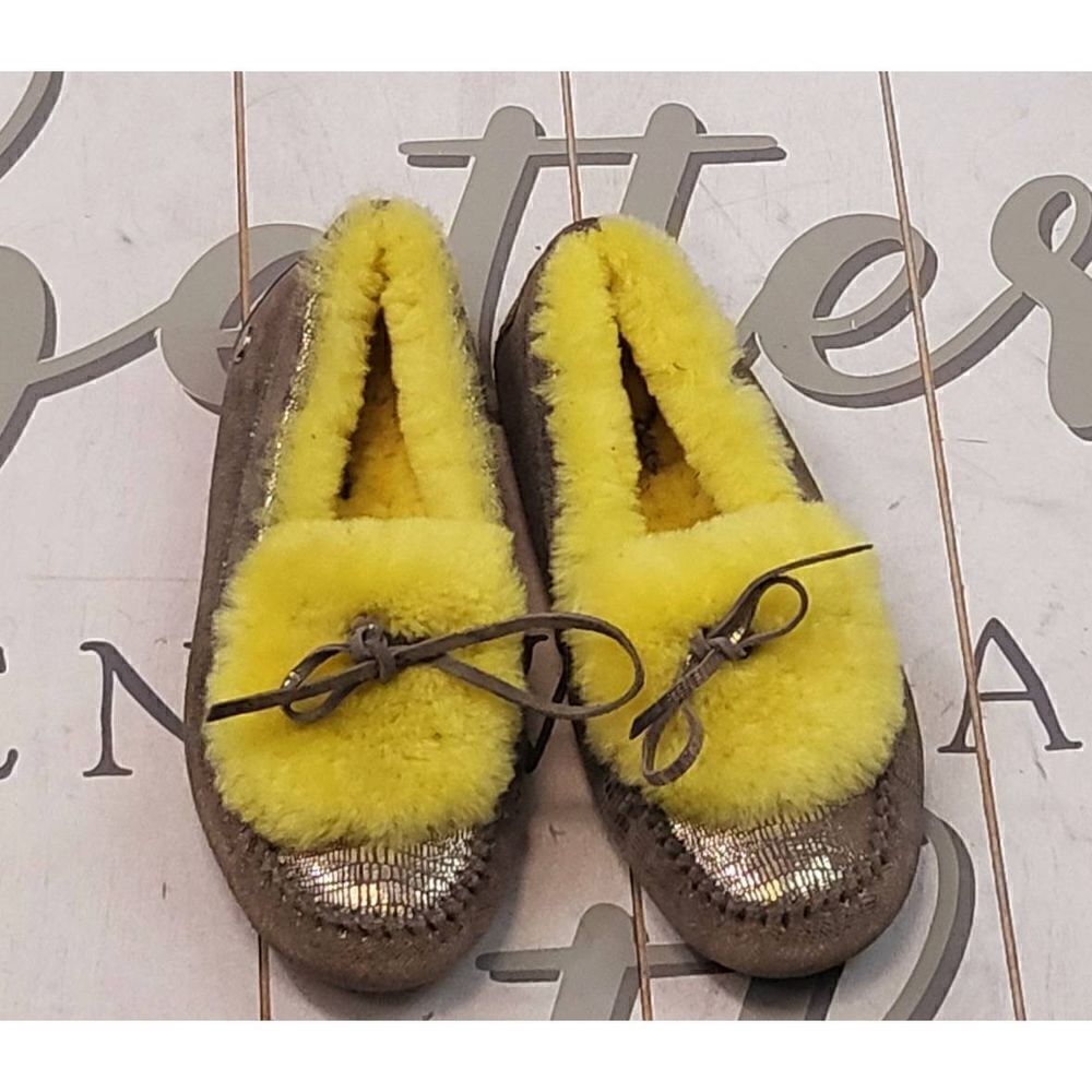 Quggs slippers  